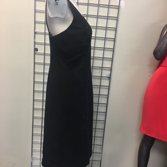 Black dress - Picture 7 of 8